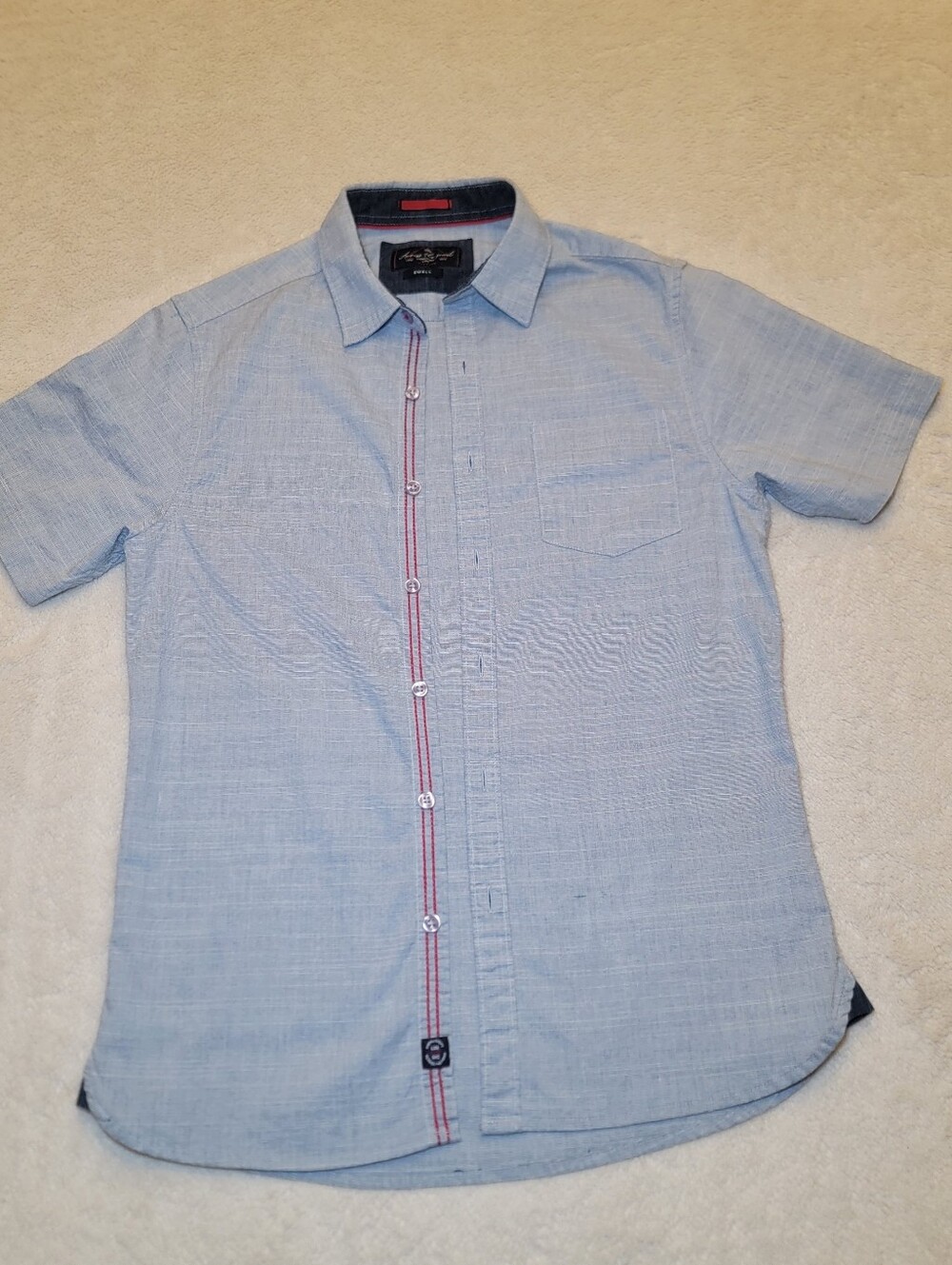Across the Pond Men’s S Short Sleeve Button Down Shirt - Light Blue Chambray